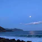 Agua E Sal - Seafront House, With Garden And Independent Suite. Holiday home *