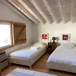 Agua E Sal - Seafront House, With Garden And Independent Suite. Holiday home *