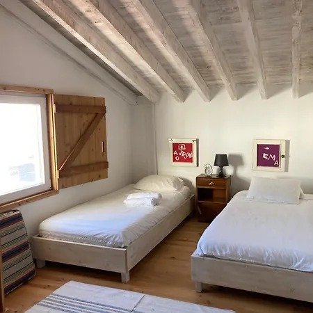 Agua E Sal - Seafront House, With Garden And Independent Suite. Holiday home *