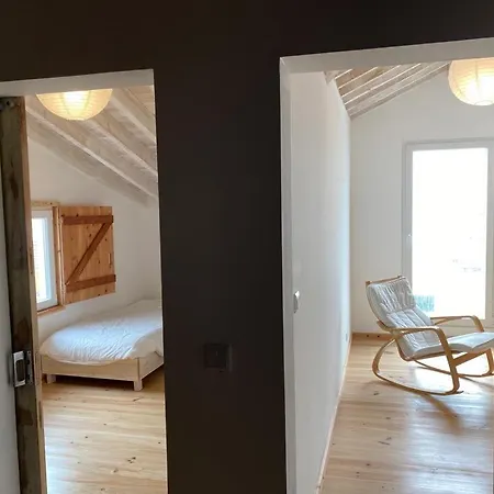 Agua E Sal - Seafront House, With Garden And Independent Suite. Holiday home Ribeira Quente