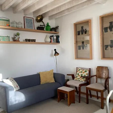 Agua E Sal - Seafront House, With Garden And Independent Suite. Holiday home Ribeira Quente