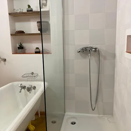 Agua E Sal - Seafront House, With Garden And Independent Suite.