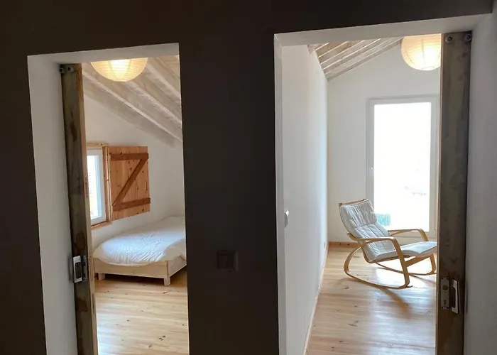 Agua E Sal - Seafront House, With Garden And Independent Suite. Hébergement de vacances Ribeira Quente